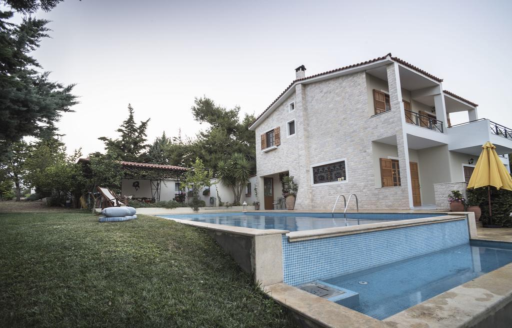 Villa Corina Near The Airport Kouvaras Екстер'єр фото