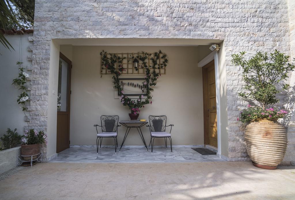 Villa Corina Near The Airport Kouvaras Екстер'єр фото
