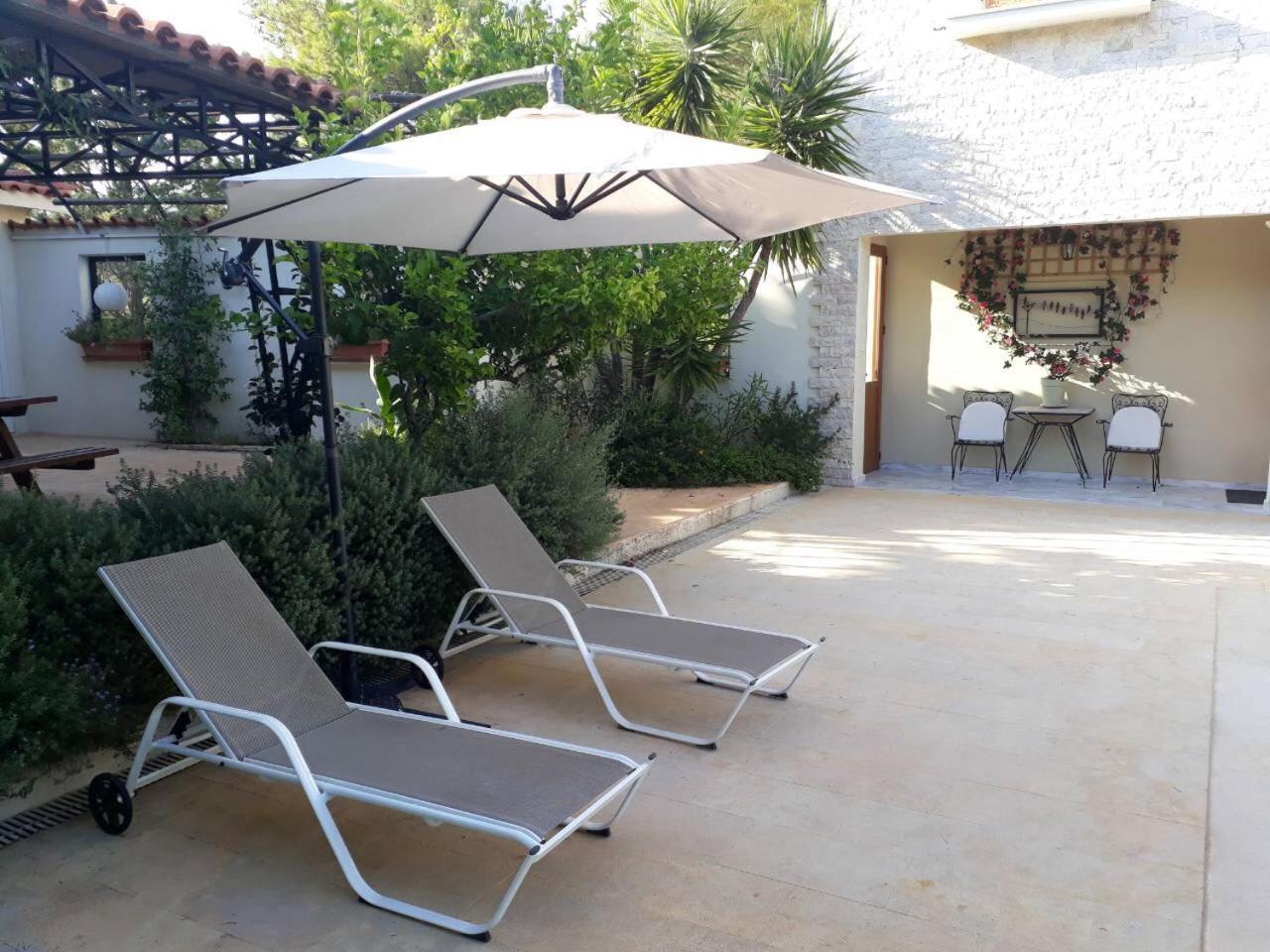 Villa Corina Near The Airport Kouvaras Екстер'єр фото
