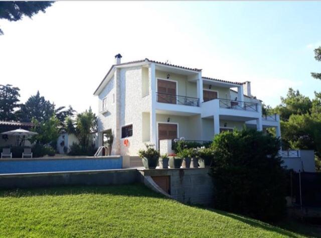 Villa Corina Near The Airport Kouvaras Екстер'єр фото